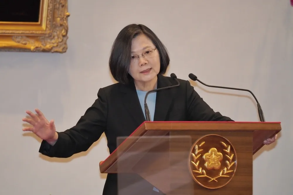 蔡英文向癮君子「失禮、歹勢」　推長照將開徵菸捐多20元
