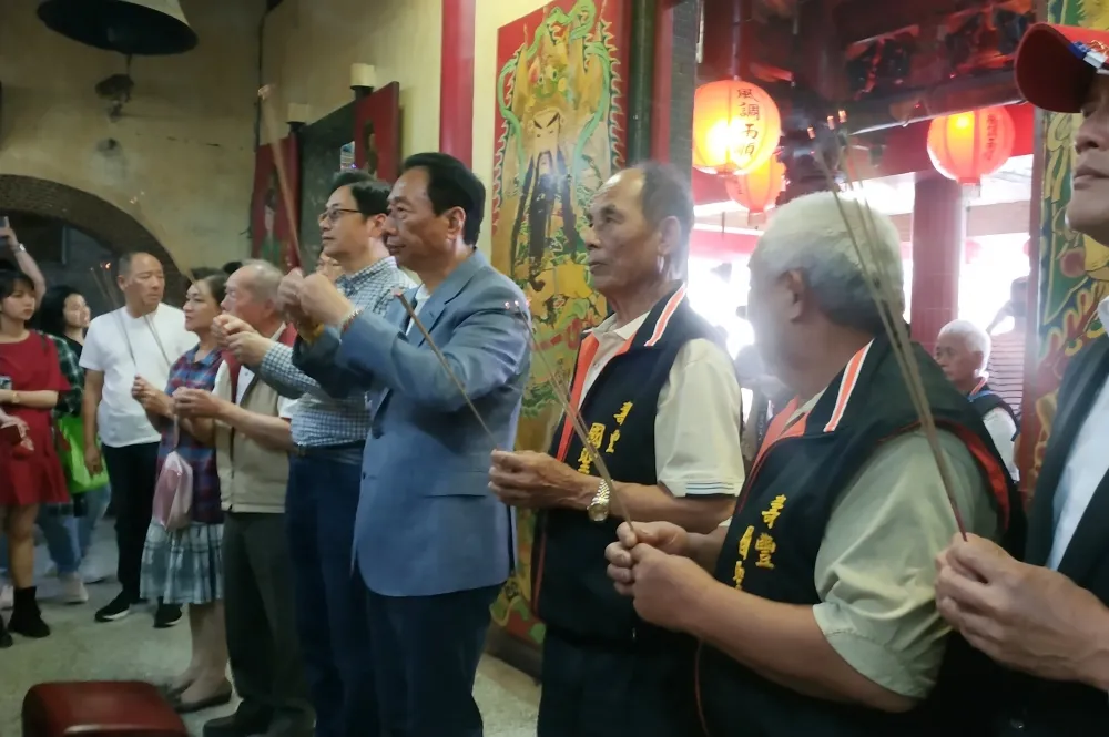 【直播】花東產業之旅第3天　郭台銘赴國聖宮參拜