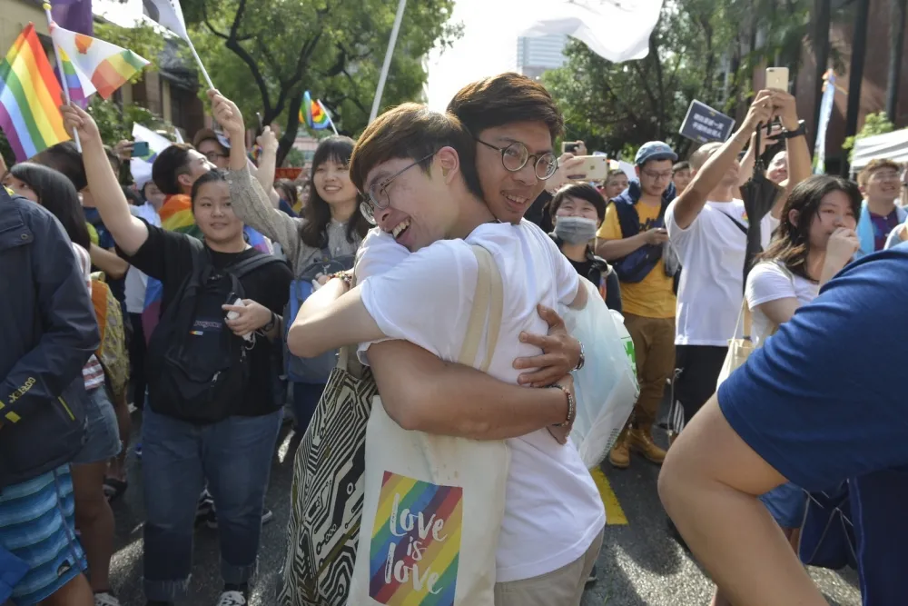 【幕後】同婚關鍵條文7藍委倒戈　國民黨團再掀世代戰爭