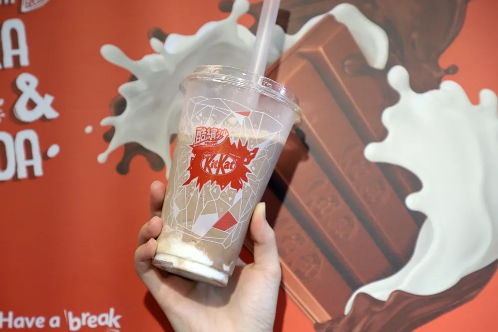 【有片】一家老小都愛的巧克力！全家「酷繽沙 X KitKat」推出原味、薄荷兩種口味　這裡搶先開賣