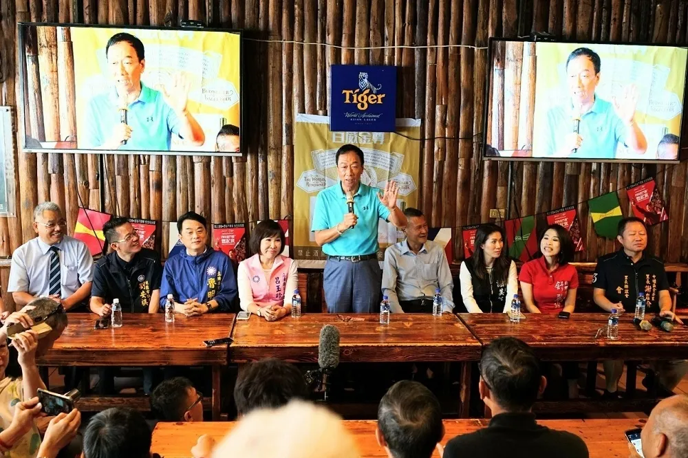 韓國瑜要鴻海高雄投資快定案　郭台銘阿莎力：5月底前交訂金