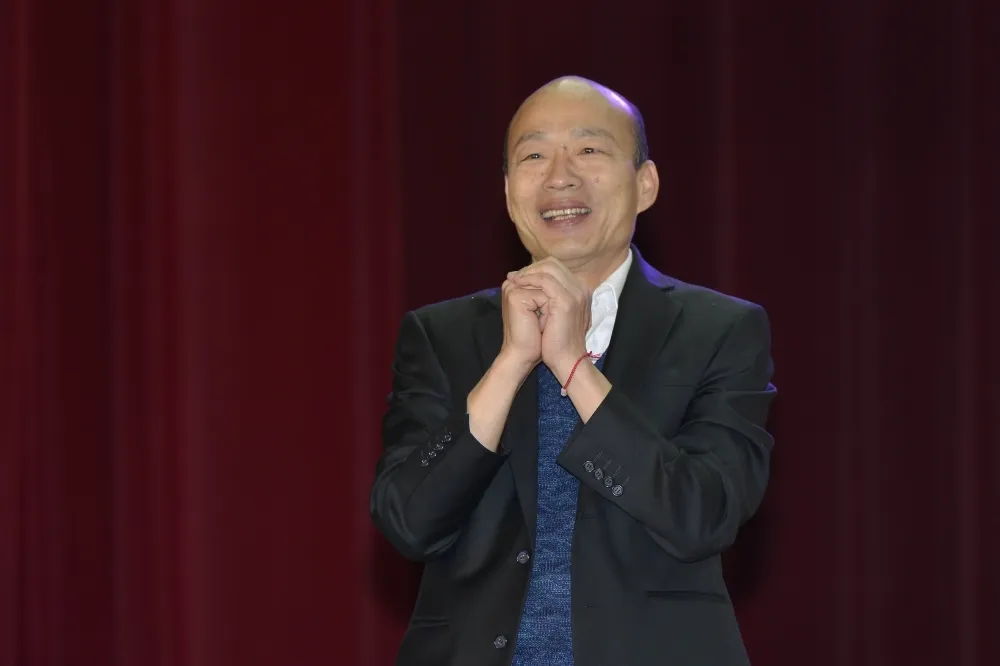 黃光芹怒控韓國瑜「花天酒地」　韓駁靠高粱助眠：我睡前都唸佛經