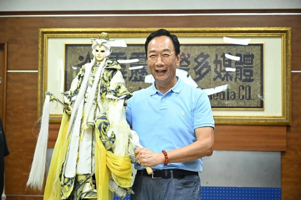 回應「郭王配」　郭台銘：我是素還真，王金平是一頁書