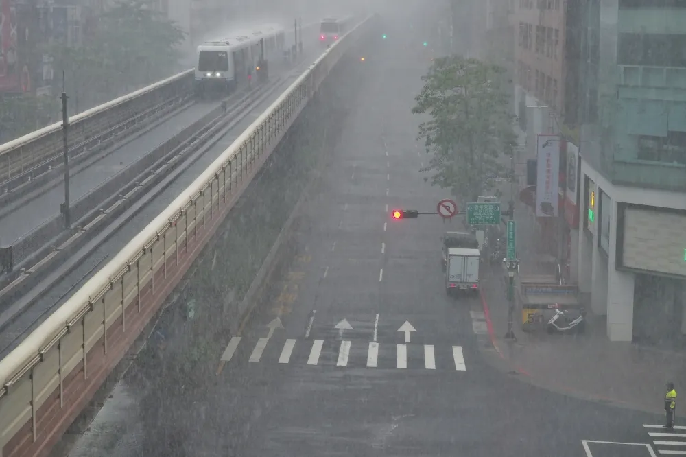 【快訊】北部萬安42號演習挾暴雨　13:30-14:00配合疏散避難