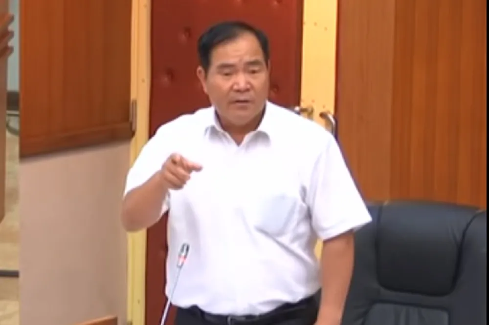 【有片】連江縣議員說幹話　同志「比野狗還恐怖」應設接吻特區