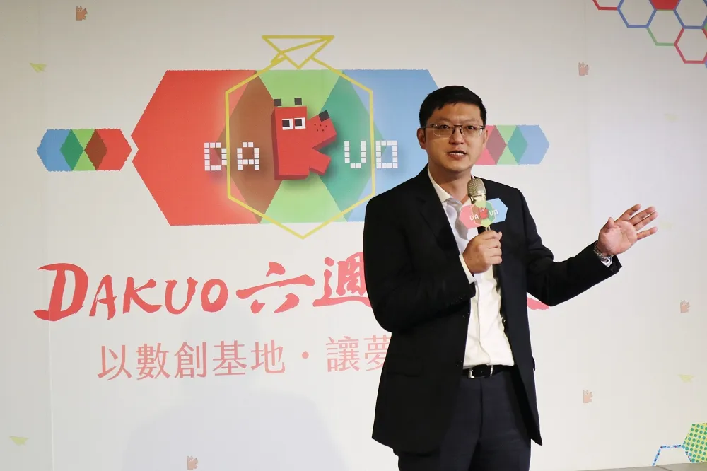 前朝局長斥「公文沒離開過市府」　酸韓轉移「王小姐」焦點