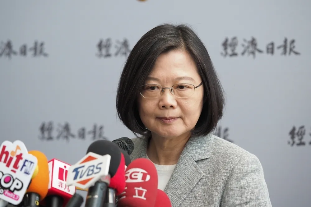 韓國瑜主張取消年改　蔡英文：不能眼睜睜看著年金破產