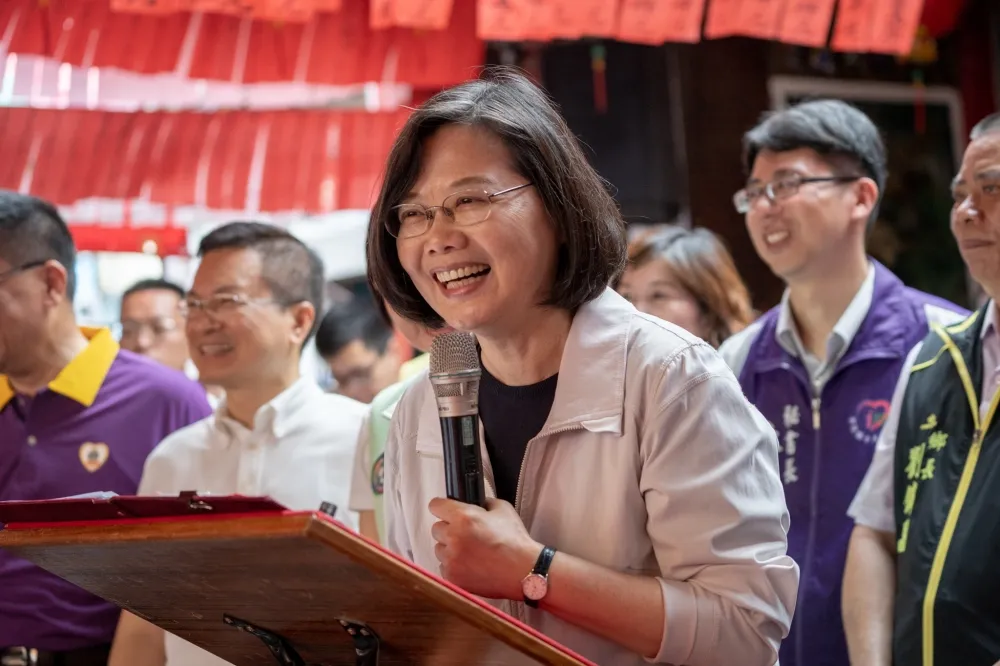 韓國瑜轟民進黨執政太差　蔡英文：我連任定能讓台灣脫胎換骨