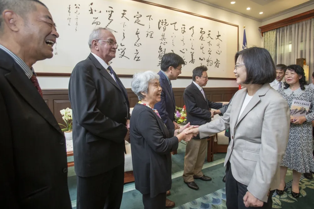 【六四對比美麗島事件】蔡英文接見中國民運人士：民主這條路必走得艱辛