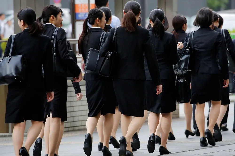 日本近3萬人請願捍衛女性雙腳自由權　厚生勞動大臣：高跟鞋是有必要的
