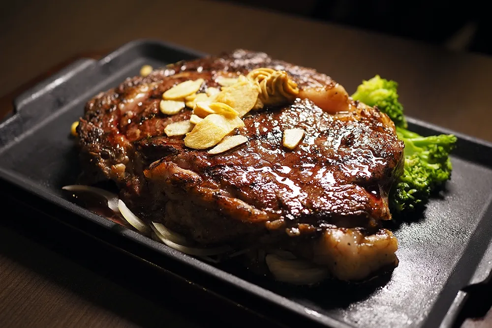 【有片】不用站著吃還比日本更便宜！超人氣立食牛排 IKINARI STEAK 亞洲海外首店進駐南港 CITYLINK