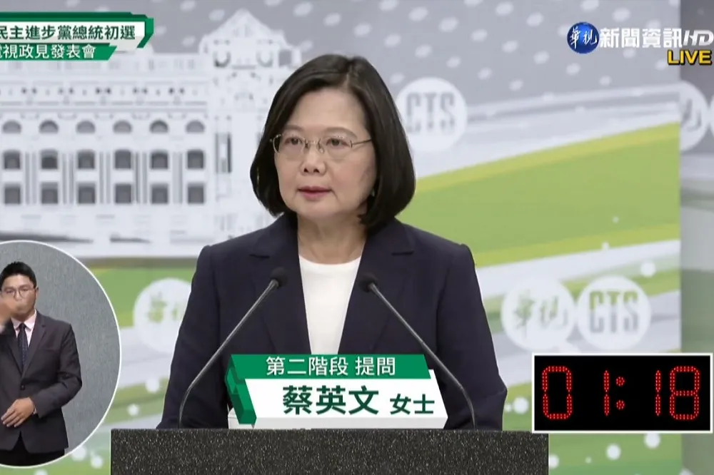 【英德對戰】蔡英文強調未背離民進黨價值　「我的房子已經蓋了一半了」 　