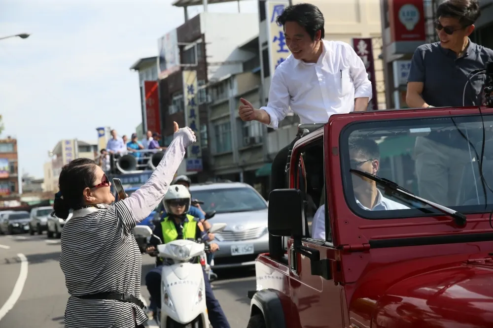 【直播】賴清德車隊中午進府城　支持者喊「只有清流勝韓流」 