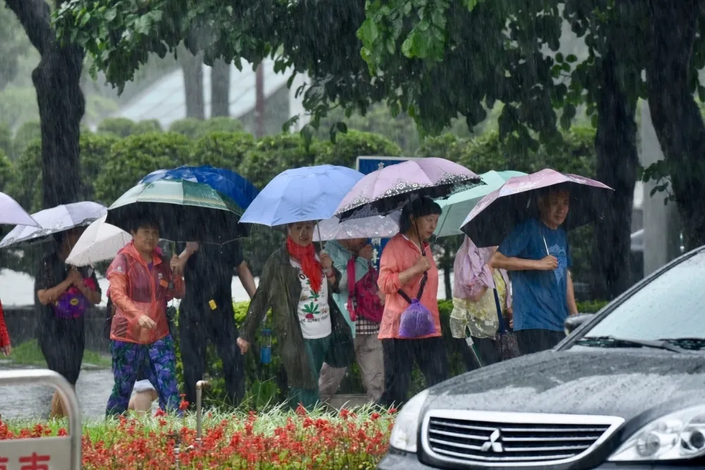 【鋒面進逼】不排除有龍捲風！　11日凌晨起全台嚴防致災性豪雨