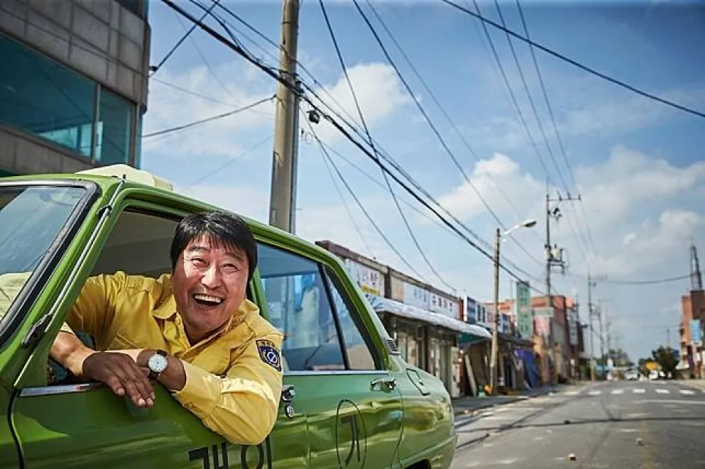 韓國影帝宋康昊再度挑戰真人實事　《我只是個計程車司機》九月上映