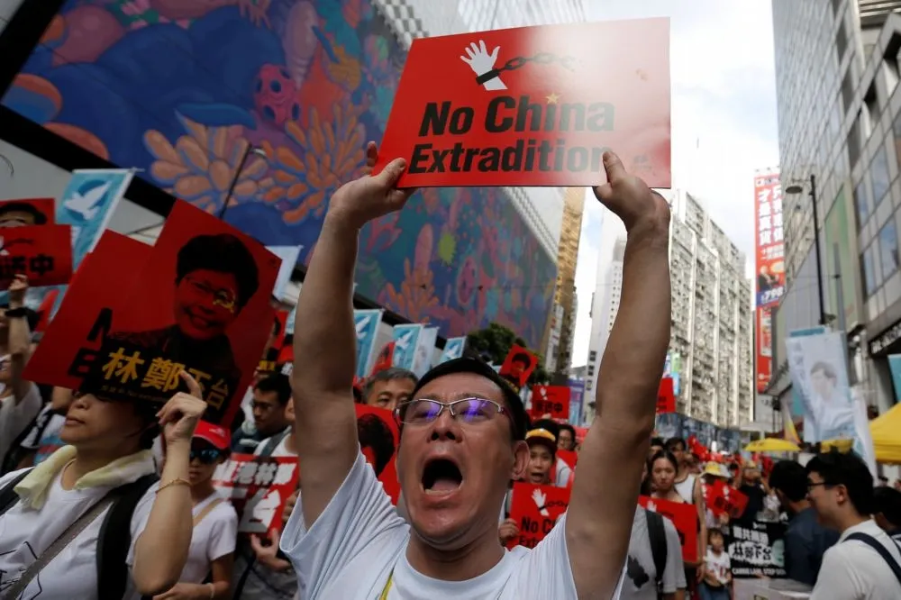 【香港反送中】72所學校12日罷課　國泰及港龍航空、社福、宗教等52團體響應