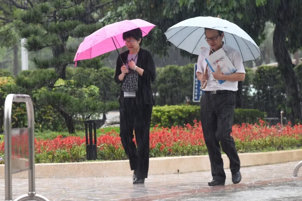 梅雨鋒面南北擺盪至周五　中南部山區嚴防致災性豪雨