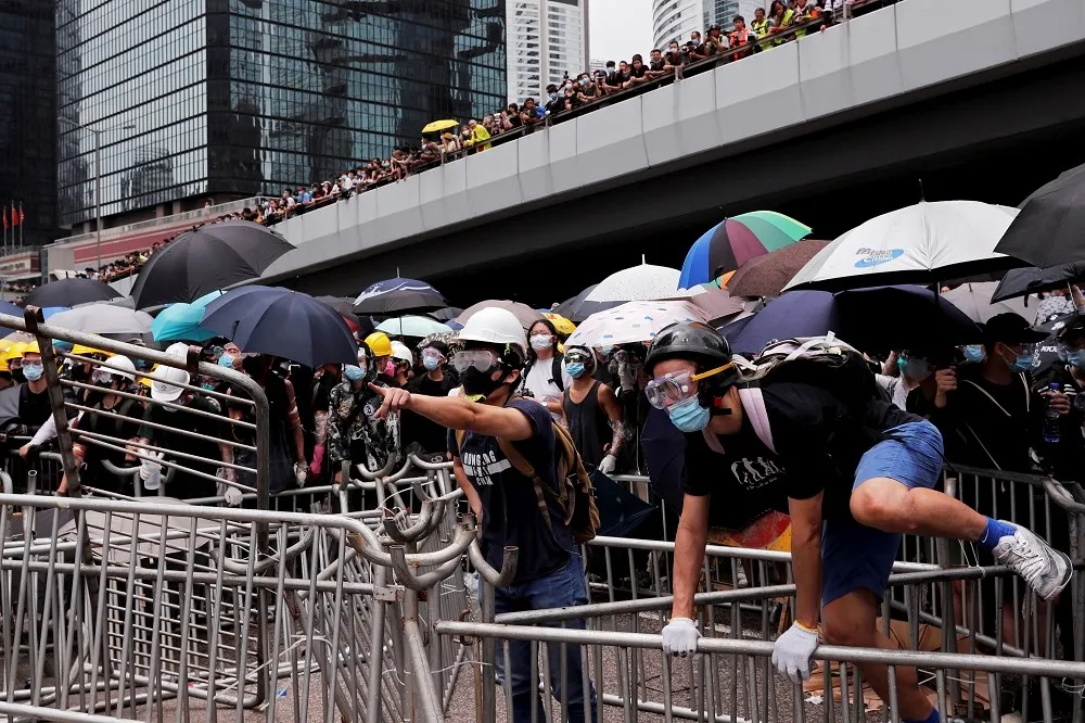 【香港反送中】憂一國兩制名存實亡　數十萬人示威主因不信任中國政府