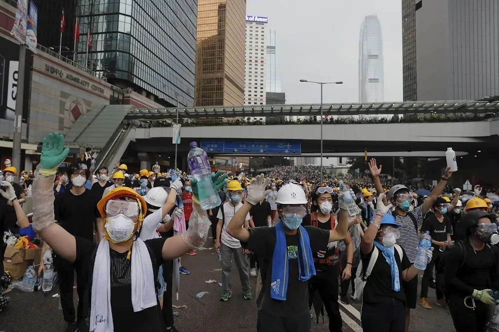【香港反送中】《BBC》專訪中國駐英大使　稱香港「沉默多數」支持《逃犯條例》