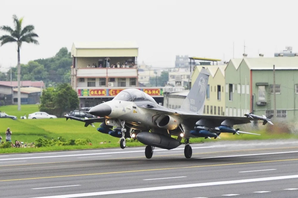 萬劍彈「補考」過關　空軍計劃增購強化IDF對地攻擊能量