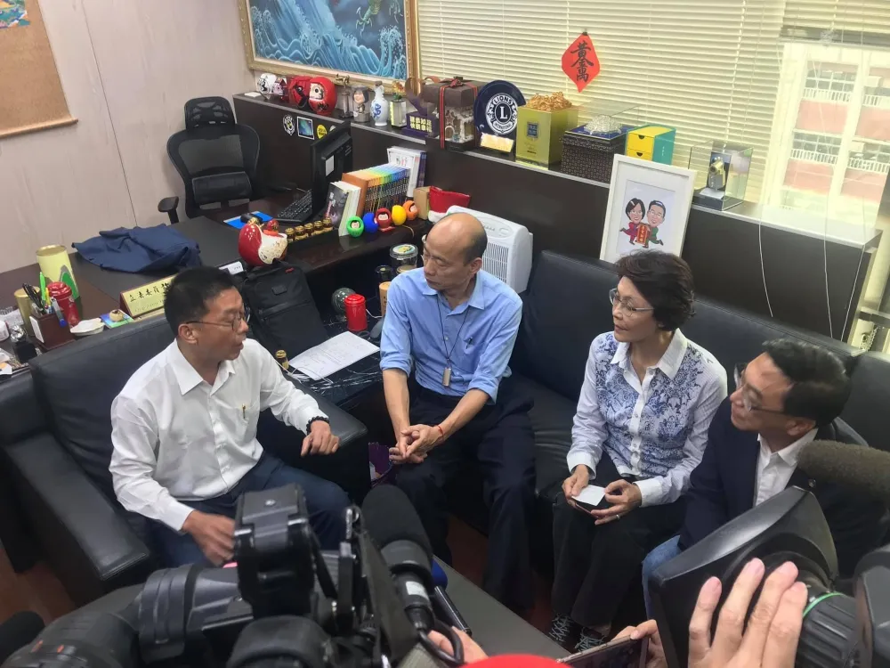 韓國瑜突現身立院爭取登革熱經費　綠委酸：啼笑皆非