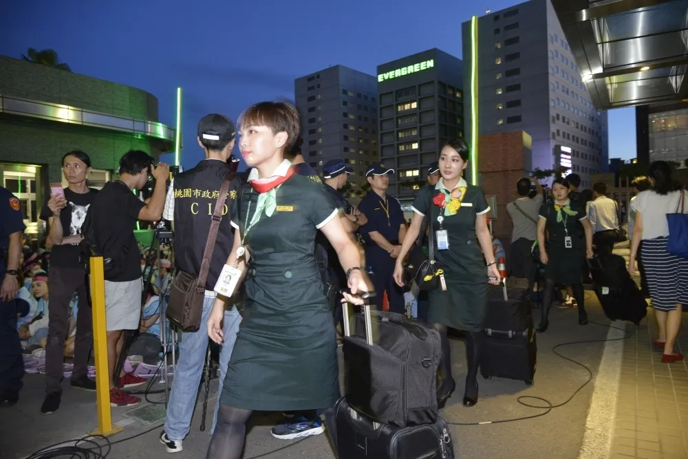 罷工戰線恐達一周？　長榮航空宣告29日前暫停訂票