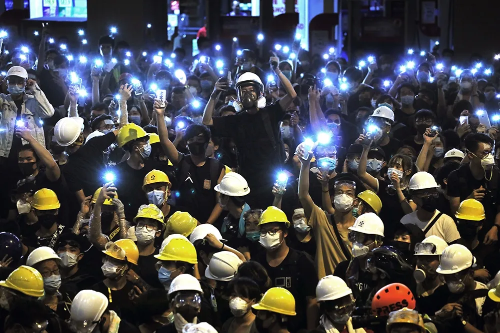 【香港反送中】包圍警總16小時示威者凌晨突撤　22日港島道路全部重開