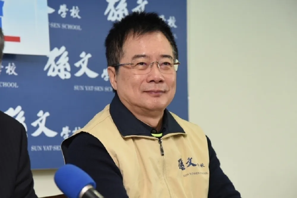 翻中影「24億」舊帳！　蔡正元要郭台銘「不能裝聾作啞」