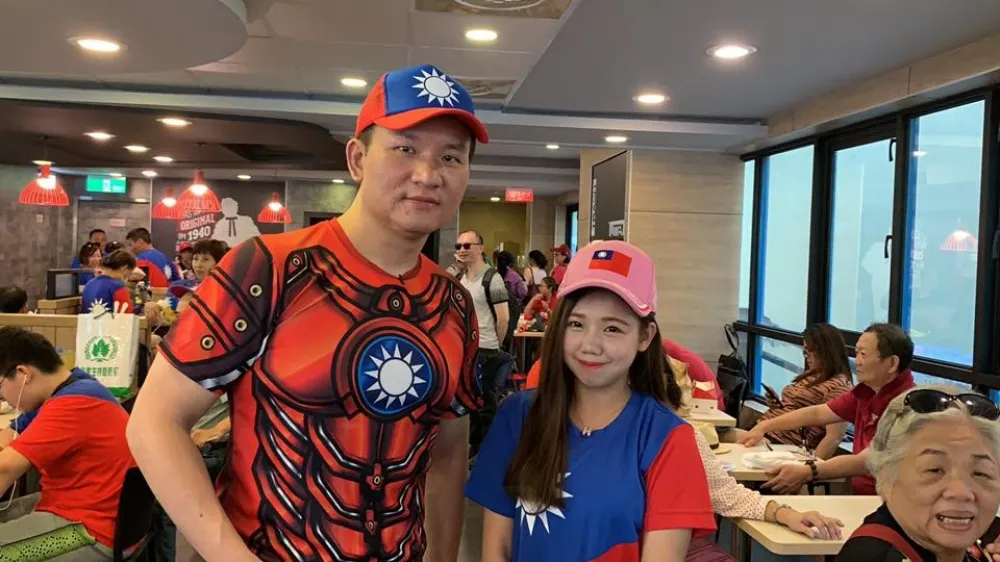 【瑜神童行】童仲彥現身韓國瑜新竹造勢　網驚：了不起，反串