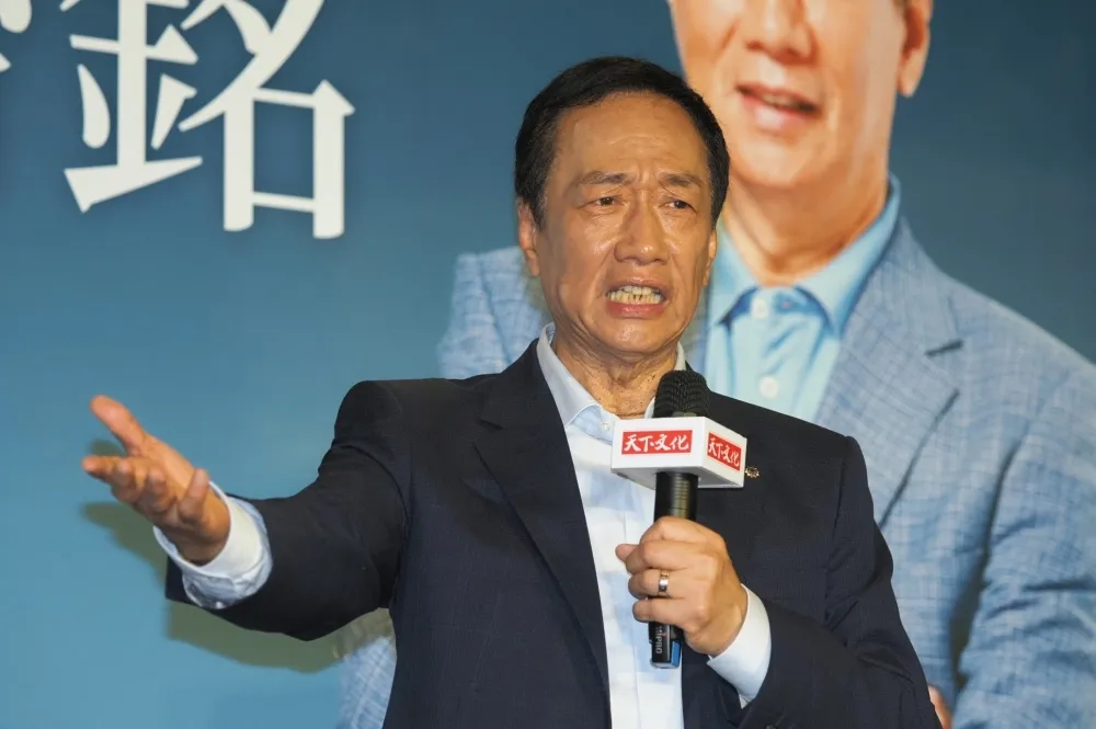 哀悼勇警被殺事件　郭台銘：基金會全力協助警眷