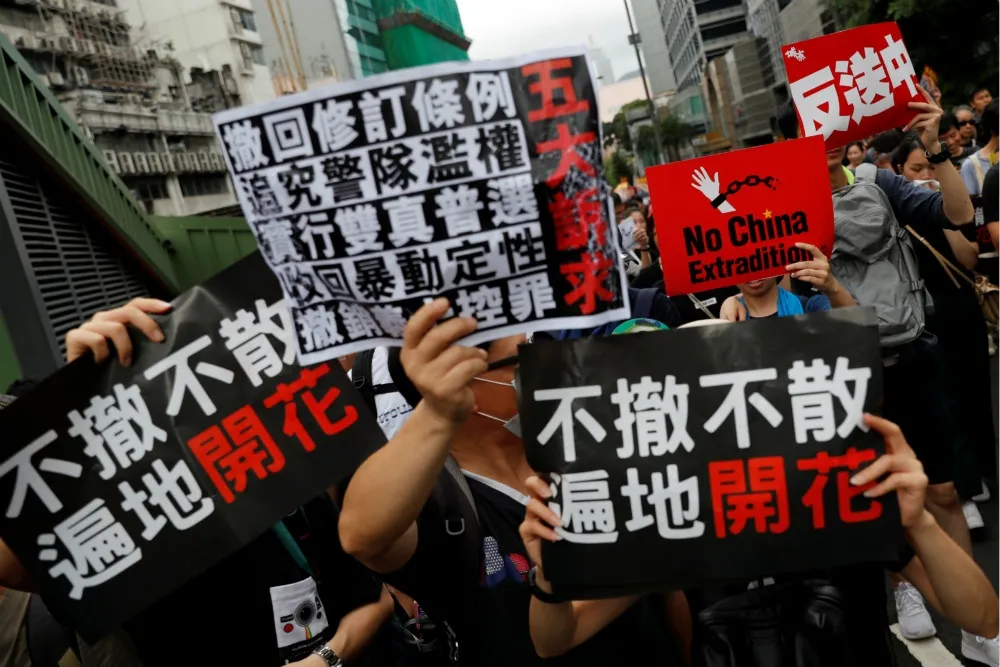 【九龍反送中遊行】數萬香港民眾再次上街　高喊「真普選、撤回逃犯條例」訴求