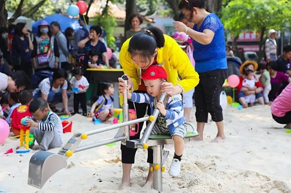 【0到6歲童國家養】郭台銘酸朱：沒抓到重點　朱反批郭「別再瞎掰鬼扯」