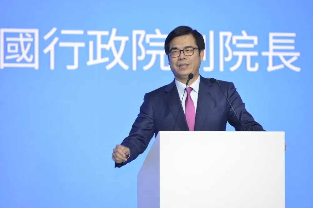 韓國瑜稱參選是因高雄建設被卡　陳其邁狠酸：韓活在不同世界