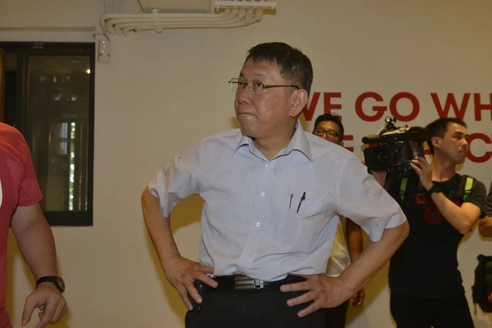 【雙城論壇效應】柯文哲「直播突槌」大扣分　連柯粉也看不下去