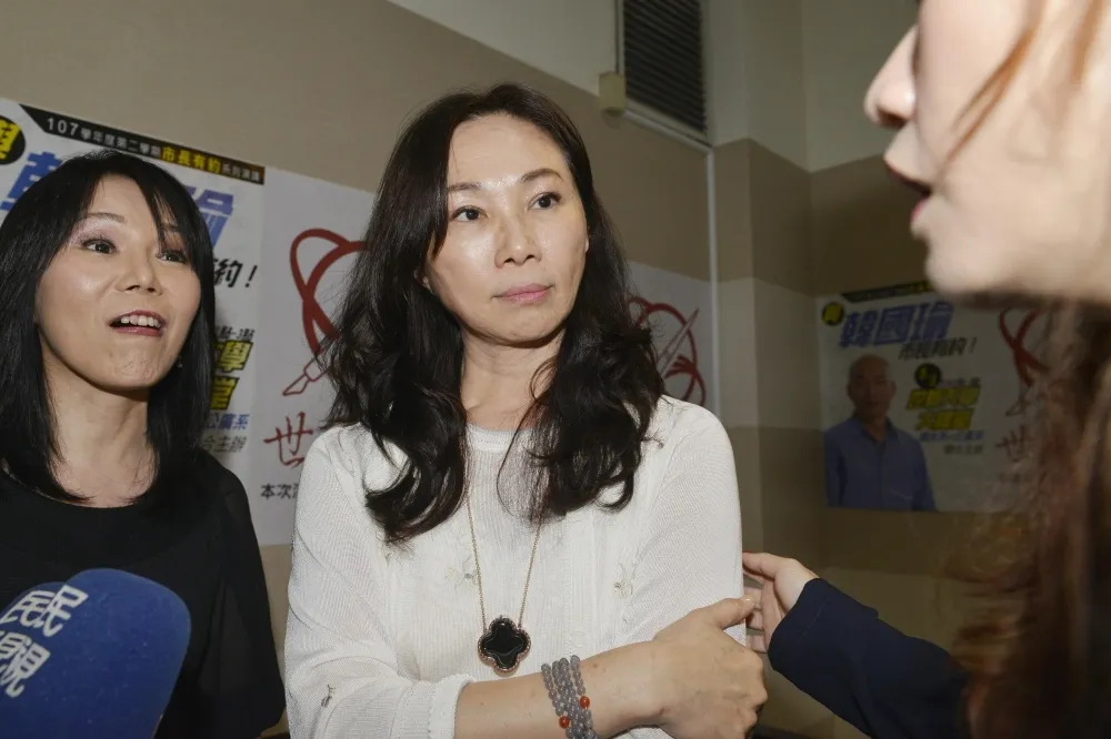 【豪華農舍爭議】李佳芬4點聲明：是我買的，不是我蓋的　有違法願拆除