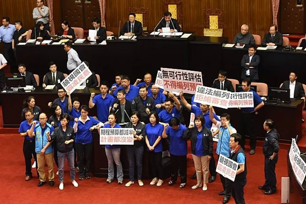 【被罵怕了】這次不敢放行　藍黨團定調前瞻預算將採焦土戰