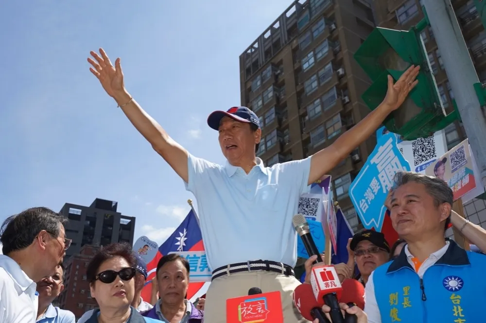 【民調將揭曉】郭台銘取消初選後記者會　對外改發聲明稿談心境