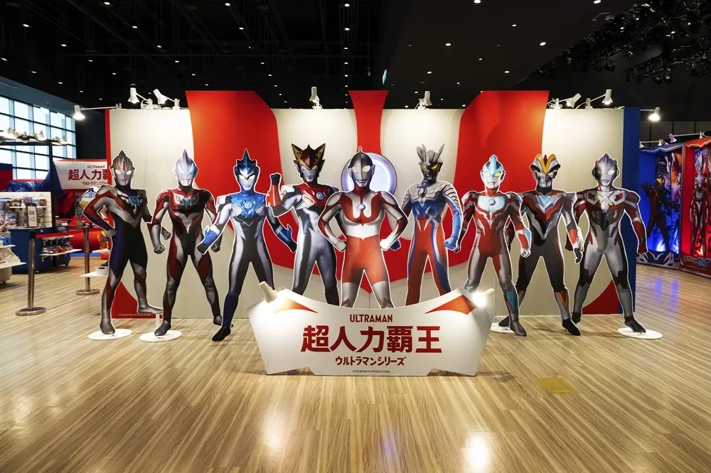 【有片】一起變身巨大英雄打怪獸！超人力霸王快閃限定店正式開幕
