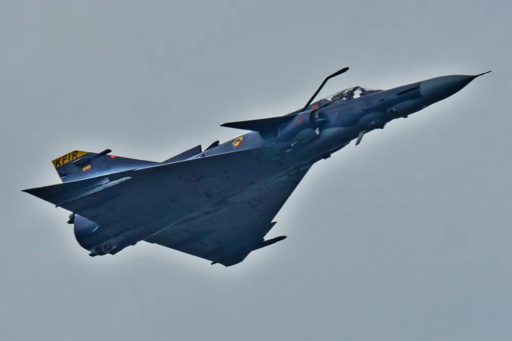 升級版幼獅 v.s. 獅鷲　哥倫比亞空軍新戰機訂單會選誰？