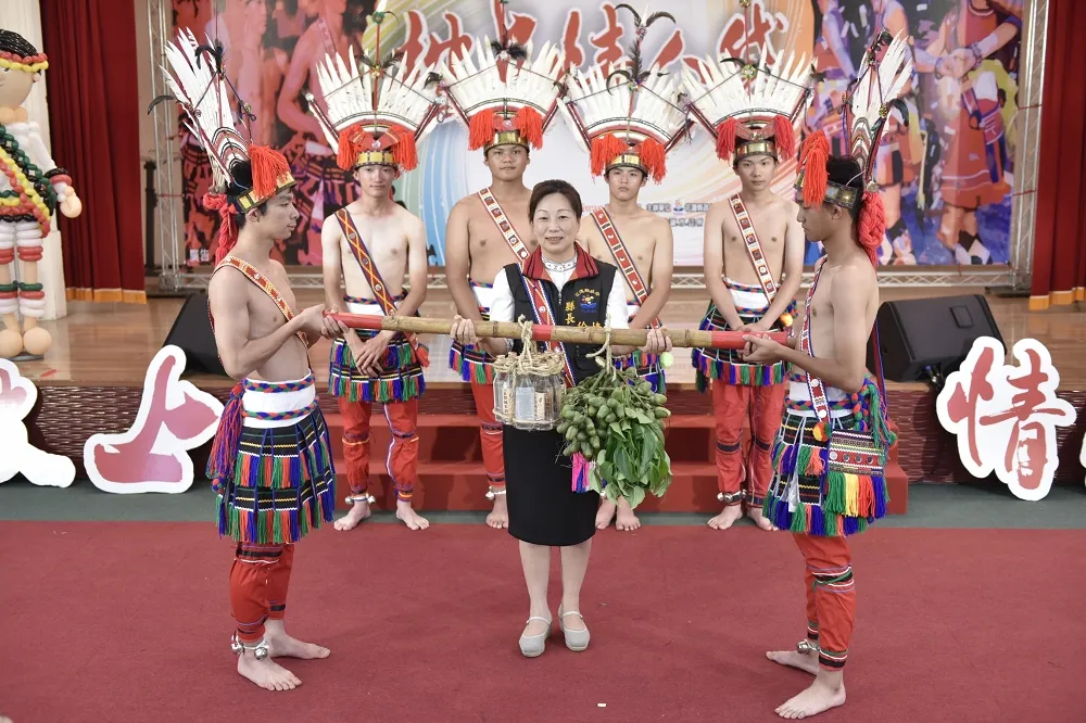 花蓮原民聯合豐年節19日登場　徐榛蔚「披上情人袋」揭序幕