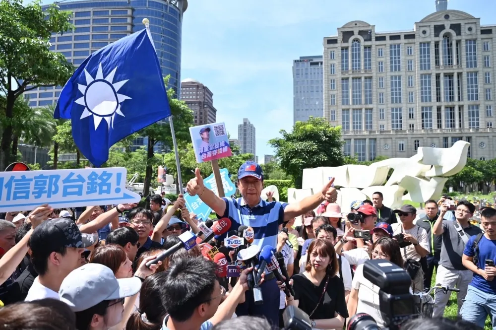 【股東樂了】郭董初選失利股價走堅　鴻海再漲2.43%重回80元關卡
