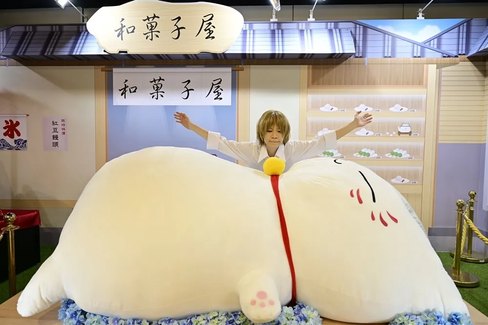「翻轉動漫祭」現正展開！2 公尺長貓咪老師首次現身夢時代
