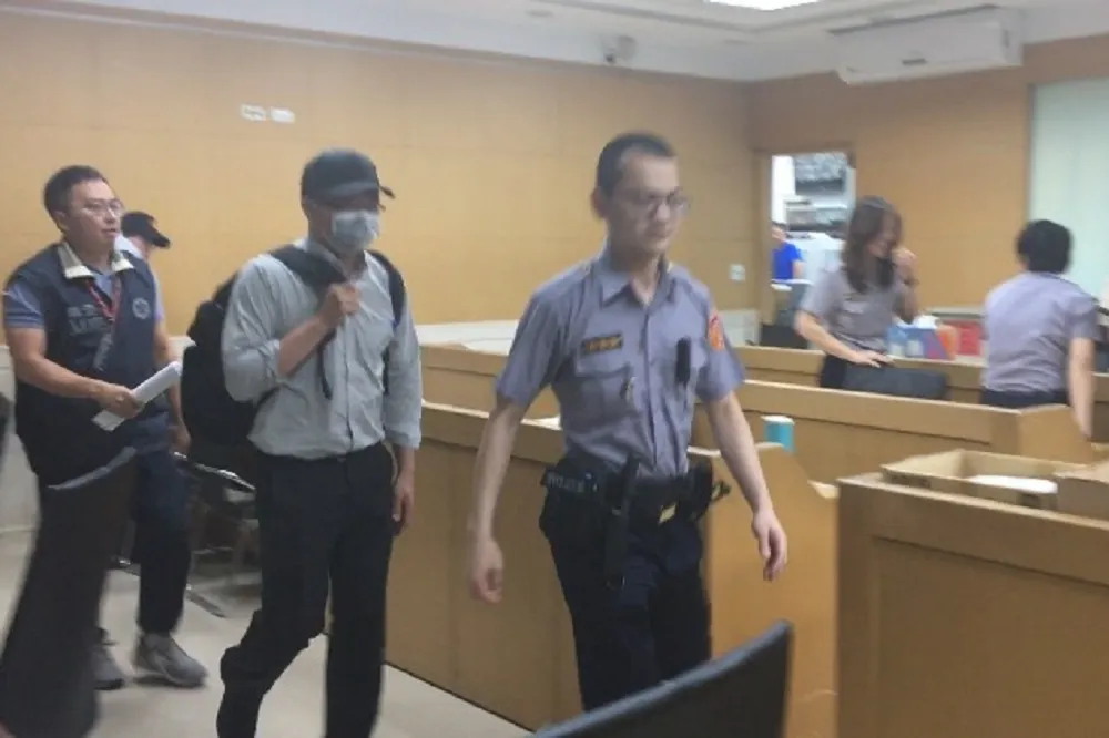 【私菸案】複訊8小時　華航空品處小組長涉圖利20萬交保