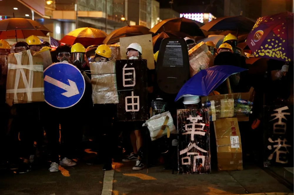 【北京將表態】港警雙線夾擊強勢清場　728大遊行49人遭捕