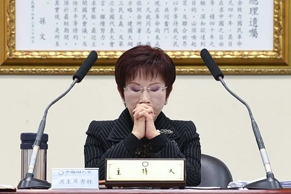 【生病怪小英沒講一中】平民柱姐自比馬總統　控赴泰遭刁難