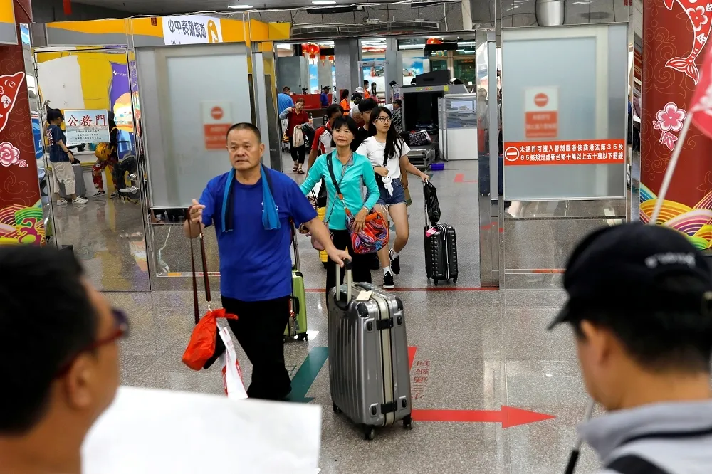 投書：截斷中客自由行　中共要給韓國瑜稍一句話