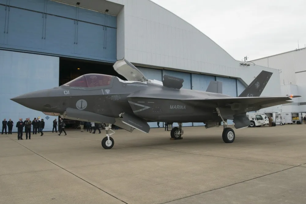 首名F-35B戰機飛行員甫開始受訓　義大利海空軍卻陷「管轄權」內鬥