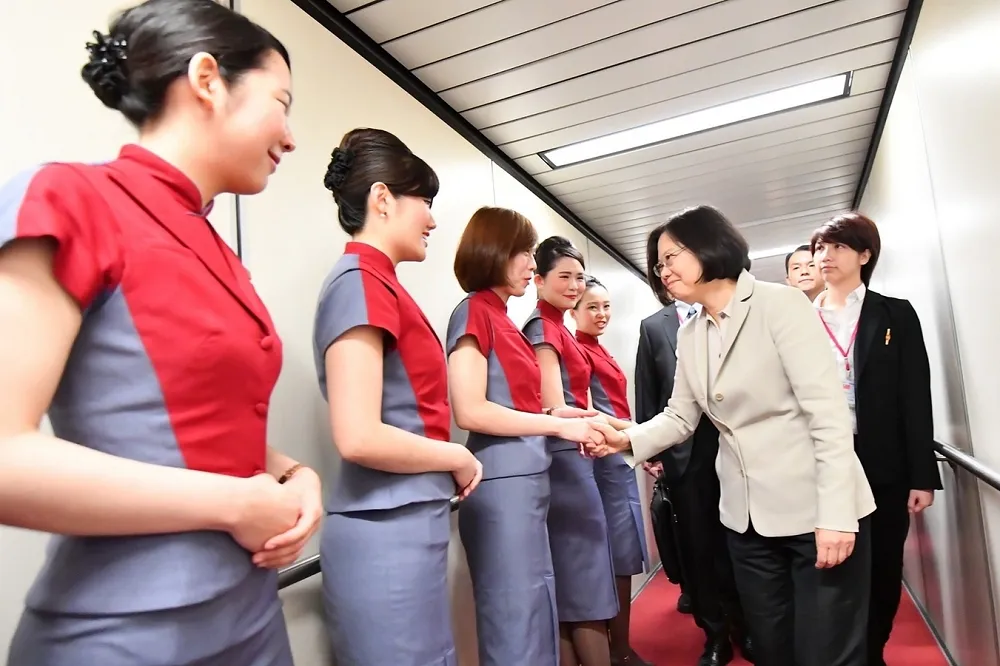 【華航基層看私菸案】總統出訪專機任務可記功　不適任主管下台卻無機制