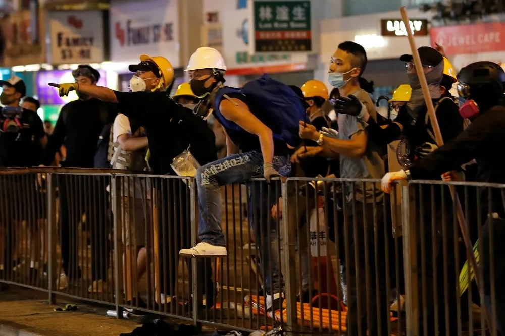 中國央視節目譴責香港抗議行動　威脅「暴徒欠的債遲早是要還的」