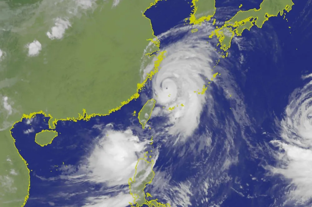 【小心驟強風雨】利奇馬持續減弱　中午可望降為中颱